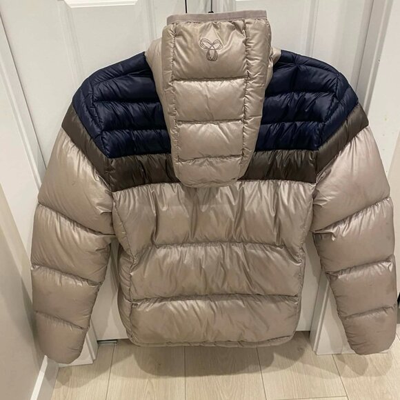 TNA Puffer Jacket - Picture 2 of 3